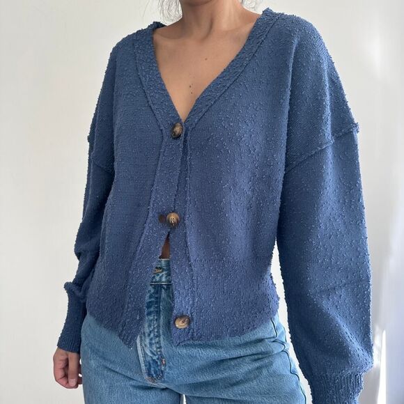 Fuzzy cardigan Sweater button front - Picture 10 of 11